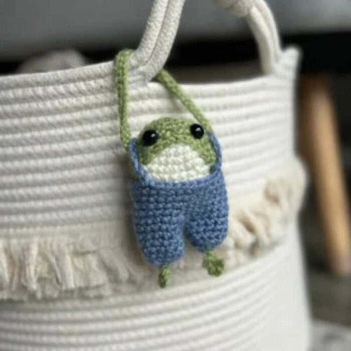 Frog & Toad Bag Friends Crochet Pattern